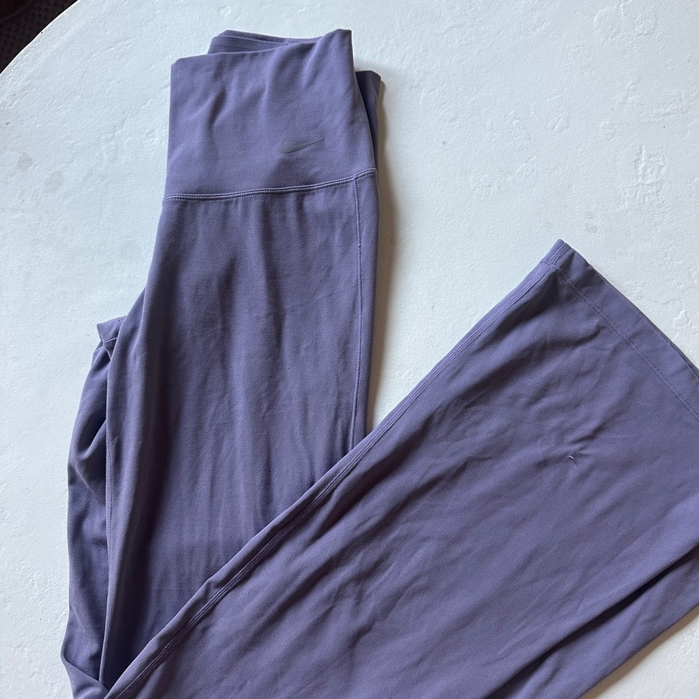Nike Zenvy Flared Leggings Pants View 5